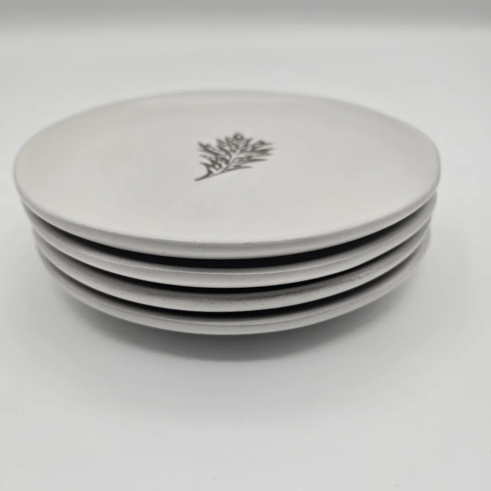 Bee & Willow Set Of 4 White Leaf Print Dessert Appetizer Salad Stoneware Plates